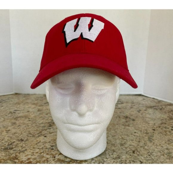 Captivating Headgear Wisconsin Badgers Hat Adult Adjustable - Picture 1 of 9